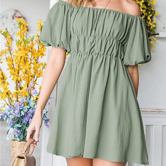 NWOT Sage Green Latern Sleeve dress - Picture 4 of 6